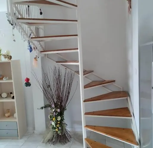 7 Seas House *